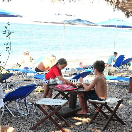 Beachfront Lampis Dolphin 1 Ferienhaus *