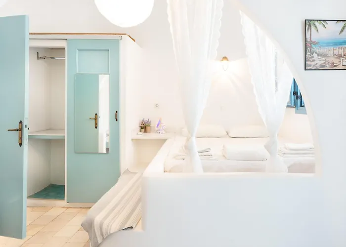 Beachfront Lampis Dolphin 1 بيت للعطل *