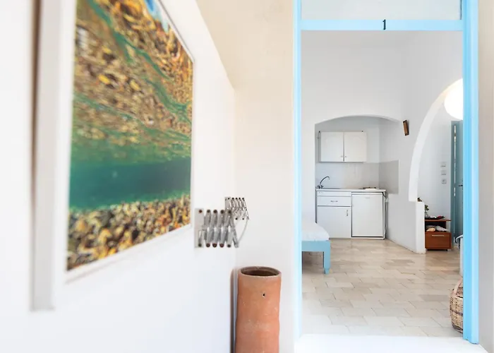 Beachfront Lampis Dolphin 1 *