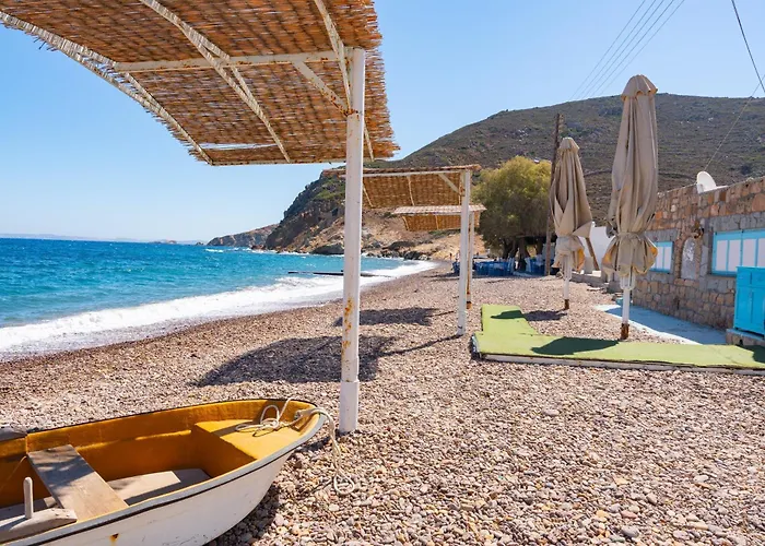 Beachfront Lampis Dolphin 1 *